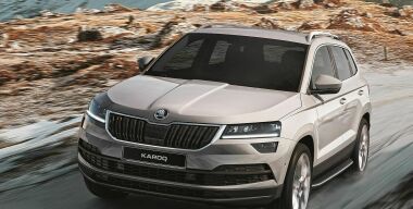 Названы комплектации компактного кроссовера Skoda Karoq для России
