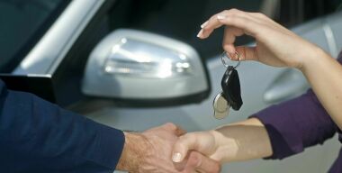 Российский авторынок продолжил падение