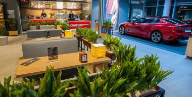 Машины KIA можно покупать в России, сидя за столиком кафе