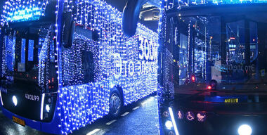 ГИБДД отменила штрафы водителям украшенных гирляндами московских электробусов