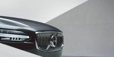 Представлены обновленные седан Volvo S90 и универсал V90