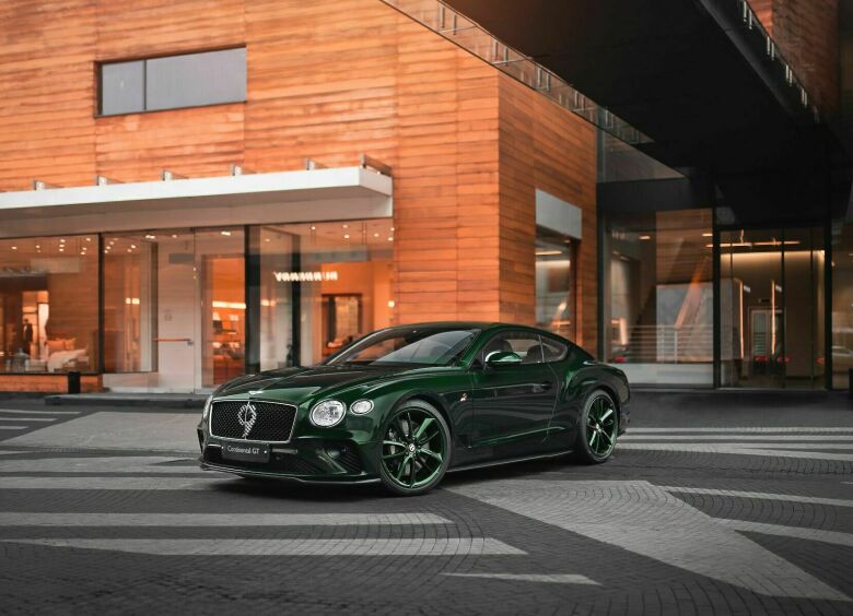 Изображение Bentley привез в Россию уникальные спорткары