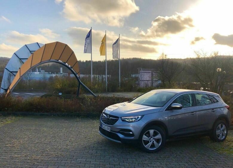Изображение В России стартовали продажи новейшего кроссовера Opel Grandland X