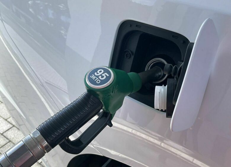 Изображение Российские АЗС массово обманывают автовладельцев с недоливом топлива