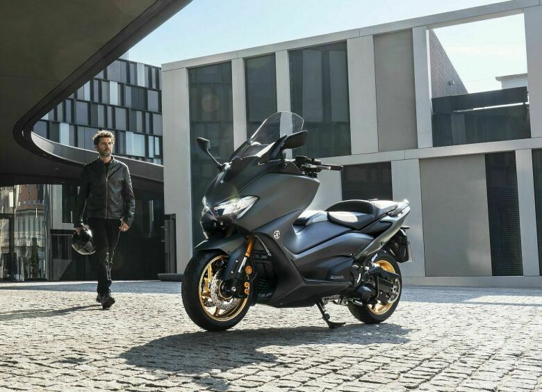 Изображение Yamaha выкатила обновленный макси-скутер TMAX