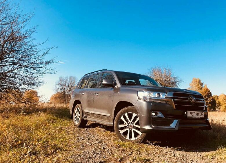 Изображение Имидж в особо крупном размере: тест-драйв Toyota Land Cruiser 200 TRD