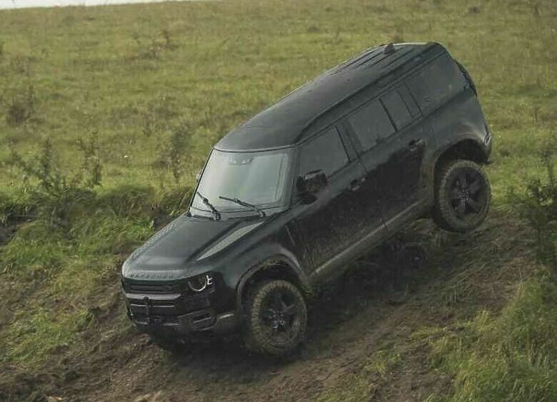 Изображение Новый Land Rover Defender: жесткий тест-драйв на съемках фильма про Бонда