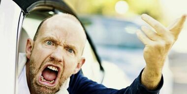 Можно ли покидать место ДТП, если вам угрожает другой участник аварии