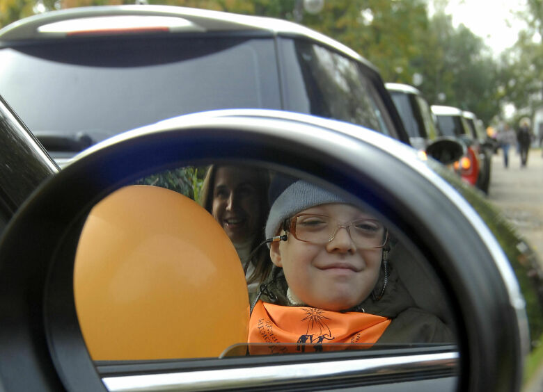Изображение ГИБДД намерена заставить водителей с детьми в машине ездить с маленькой скоростью