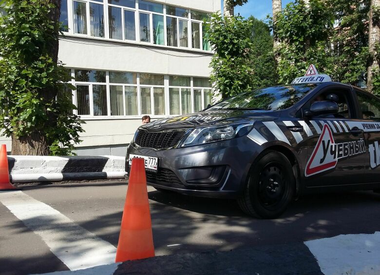 Изображение ГИБДД пустит за руль даже несовершеннолетних