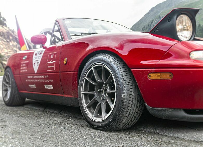 Изображение Культовый родстер Mazda MX-5 побил мировой рекорд по числу крутых поворотов