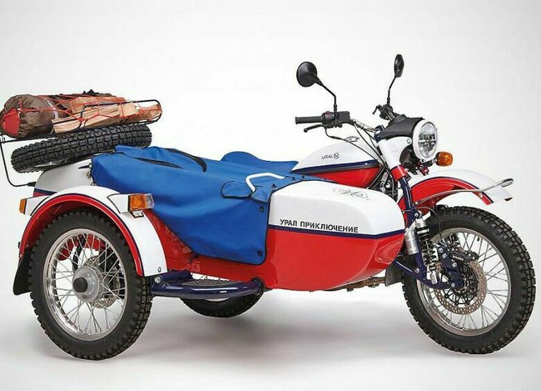 Изображение Стартовали продажи мотоцикла «Урал» в комплектации с дровами, палаткой и бутылкой водки