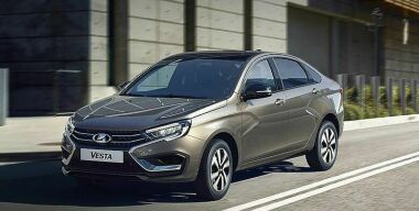Почему владелец новенькой LADA Vesta выбросил ее на помойку