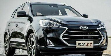 Китайский JAC везет в Россию два кроссовера