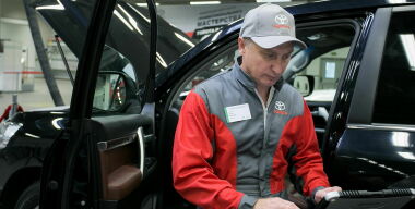 Как и кто ремонтирует автомобили Toyota в России
