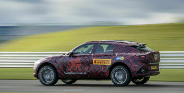 Свежие подробности о новейшем кроссовере Aston Martin DBX