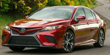 Toyota показала новую версию Camry