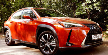 Тест-драйв Lexus UX200: стильно, модно, молодежно?