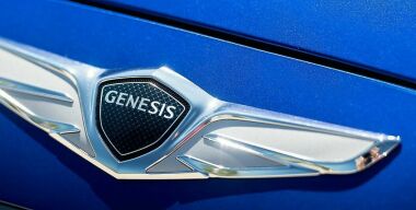 Опубликованы первые снимки салона новейшего кроссовера Genesis GV70