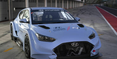 Корейцы начали тестировать новый Hyundai Veloster