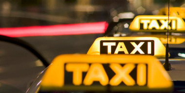 Заработкам таксистов в России можно позавидовать