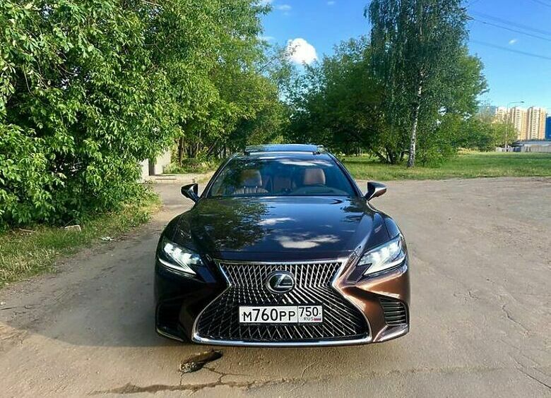 Изображение Тест-драйв Lexus LS500 AWD: диванное настроение