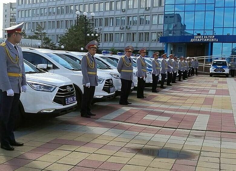 Изображение За что казахских полицейских пересадили на китайские автомобили