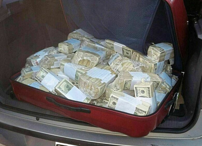 Изображение Сколько наличных денег можно перевозить в автомобиле
