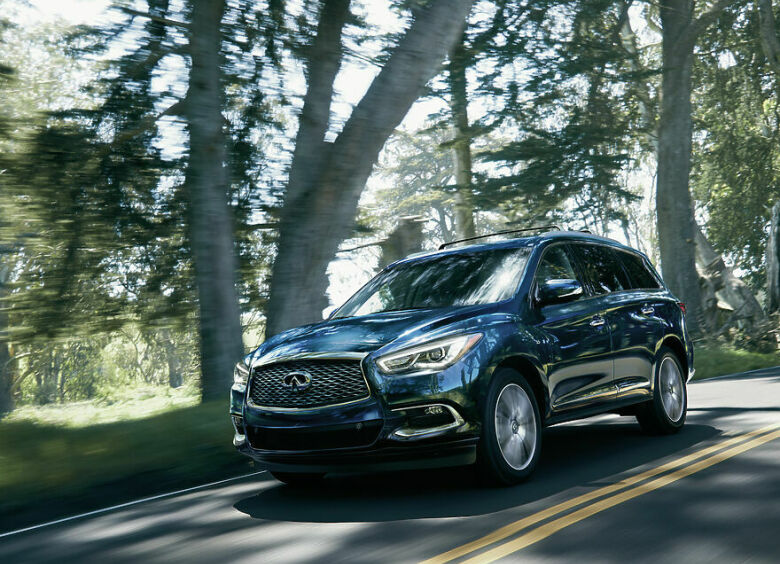 Изображение Обновленный Infiniti QX60 дважды разбили на «ура»