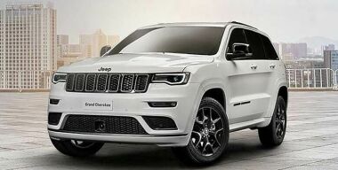 В России стартовали продажи новой версии Jeep Grand Cherokee
