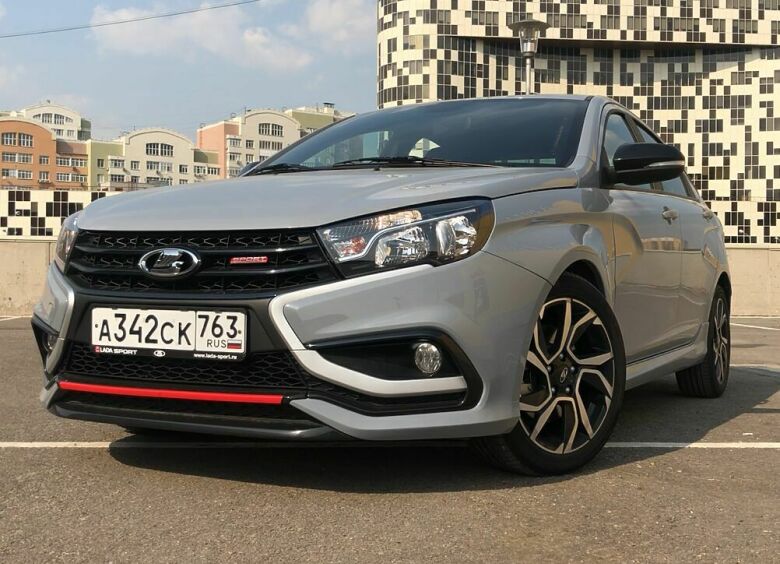 Изображение В семье не без спорткара: видео тест-драйв LADA Vesta Sport