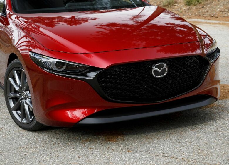 Изображение В России начинаются продажи новой Mazda3