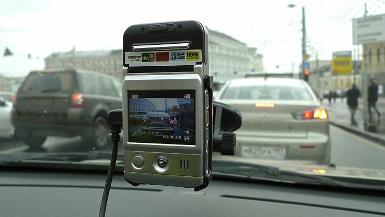 Куда лучше всего вешать видеорегистратор в автомобиле, и почему ...