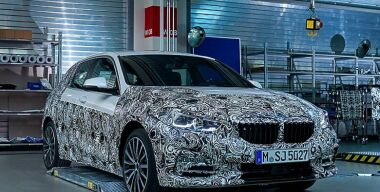 Немцы показали тизер нового BMW 1-й серии