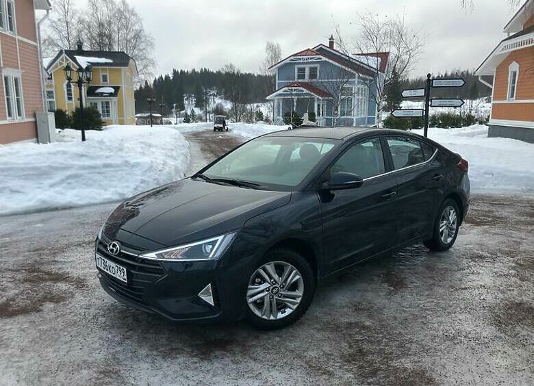 Изображение Первый тест-драйв обновленной Hyundai Elantra: ни туда, ни сюда