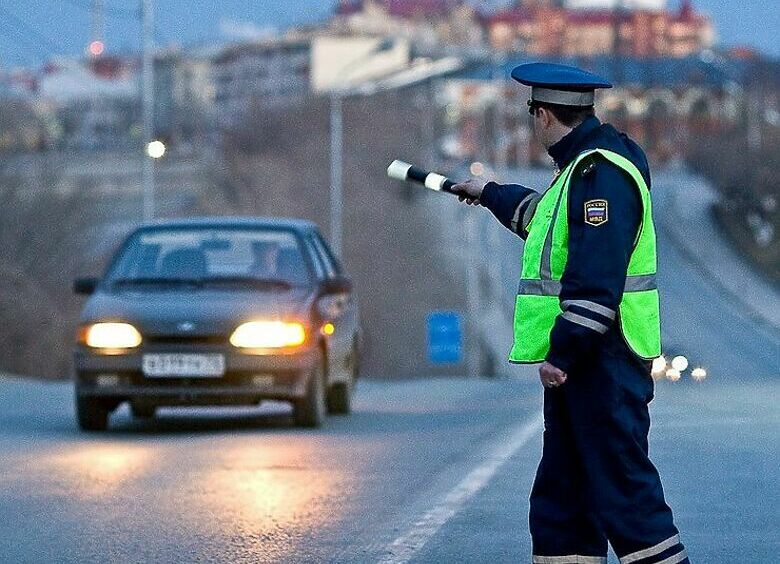 Изображение Имеет ли право гаишник требовать в залог документы водителя