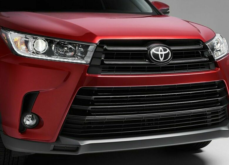 Изображение В России отзывают Toyota Highlander из-за не тех лампочек