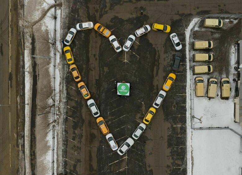 Изображение На видео показали, как таксисты отмечают День святого Валентина
