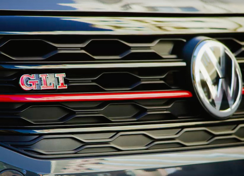 Изображение Немцы подразнили тизером нового Volkswagen Jetta GLI