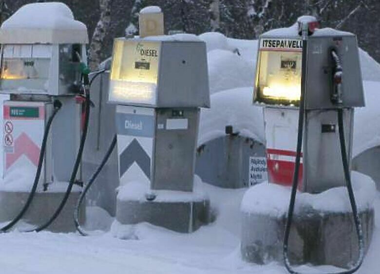 Изображение Почему бензин в баке машины может превратиться в лед