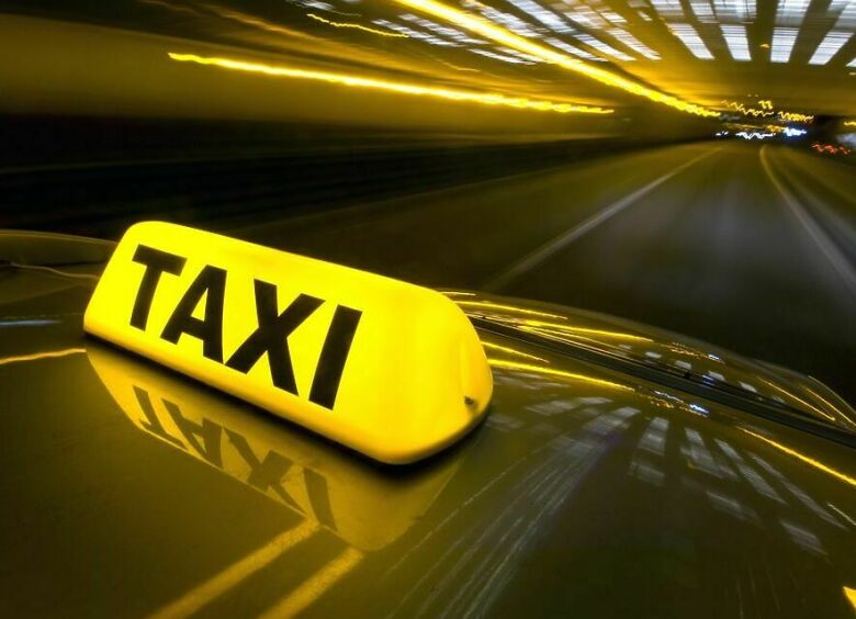 Изображение Столичные таксисты будут бесплатно возить влюбленных