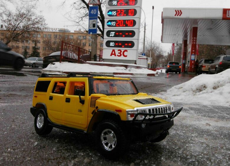 Изображение Водители испугались бензина по 50 рублей и готовы на крайности