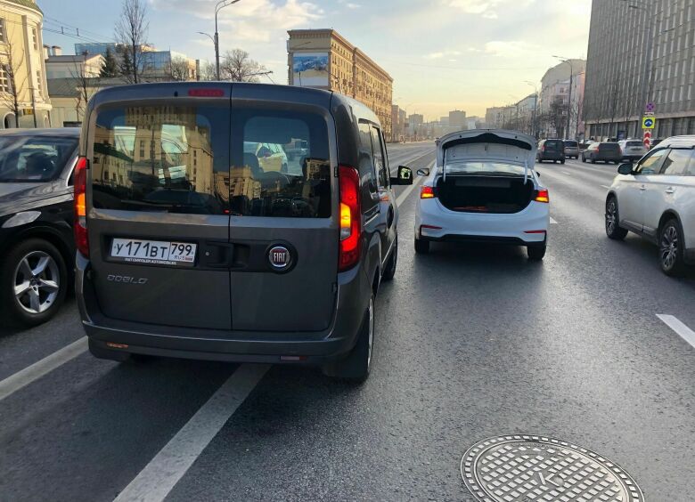 Изображение Слово и дело: ГИБДД провоцирует многочисленные заторы в центре Москвы