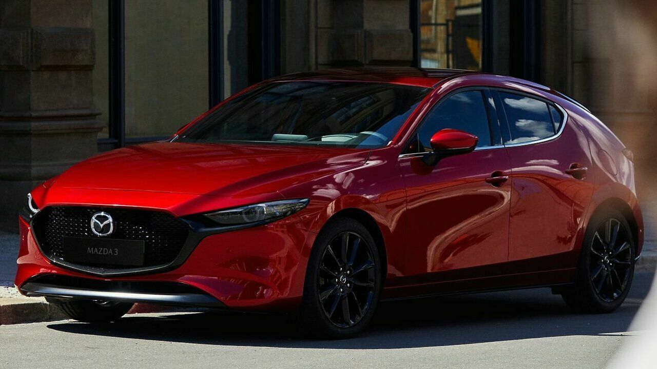 Мазда 6 2024 в новом кузове. Мазда 3 4 поколения. Мазда 3 2022 года хэтчбек. Мазда 3 2023 в новом кузове в России. Mazda 3 New Red.