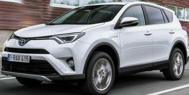 Фото: Toyota и Avito.ru