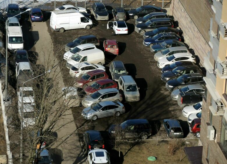 Изображение Власти придумали способ, как избавить дворы от припаркованных авто