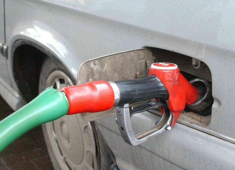 Изображение Почему после Нового года бензин на АЗС будет стоить 100 рублей за литр