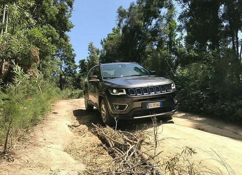 Изображение В России стартовали продажи нового кроссовера Jeep Compass