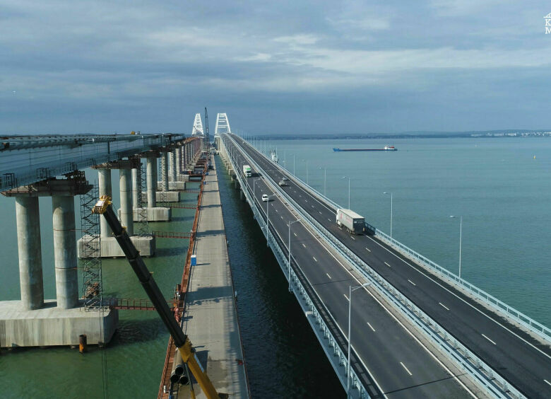 Изображение Грузовое движение по Крымскому мосту занимает 15% трафика