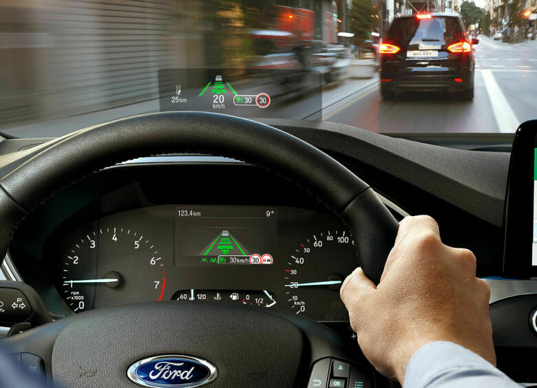 Изображение Ford Mondeo получит инновационный проекционный дисплей